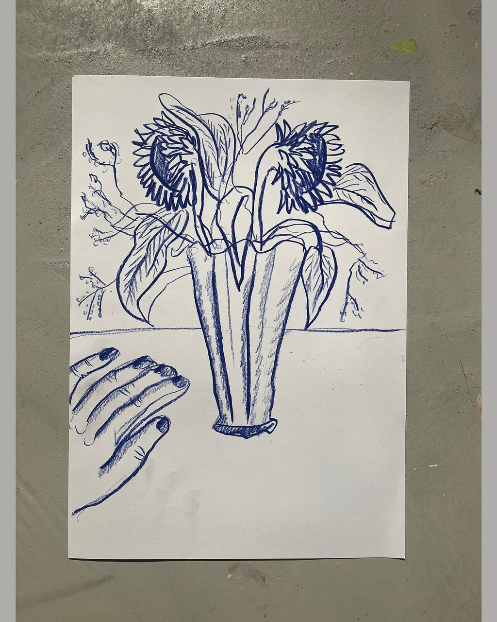 Blomster og en hånd, pastelkridt på papir