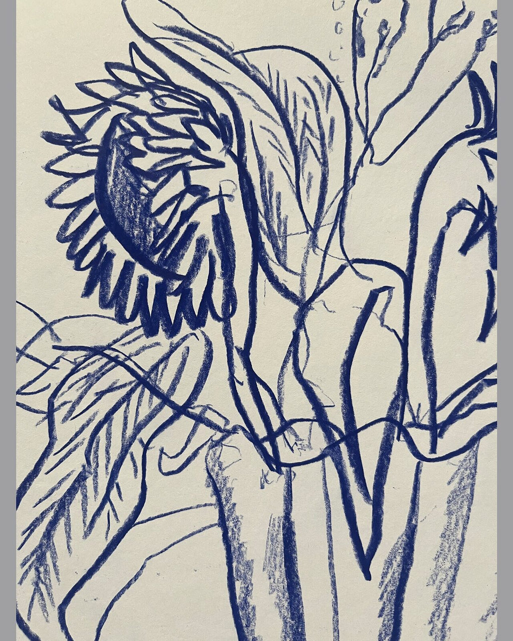 Blomster og en hånd, nærbillede