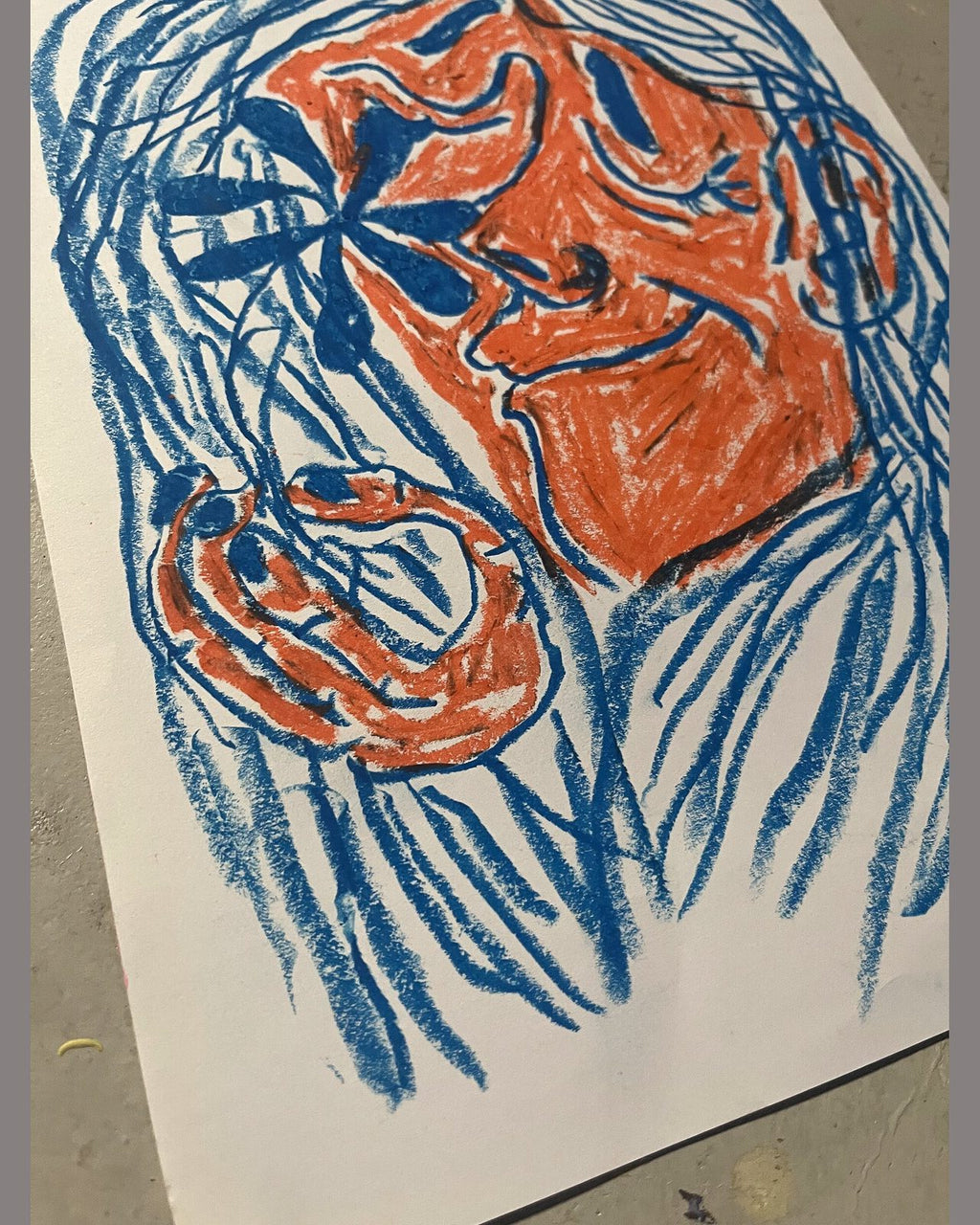 Ansigt i orange, nærbillede