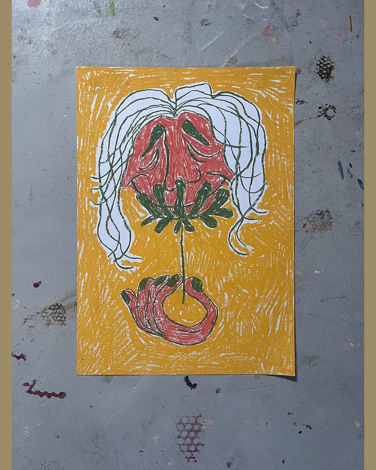 Rød blomst på gult, pastelkridt på papir